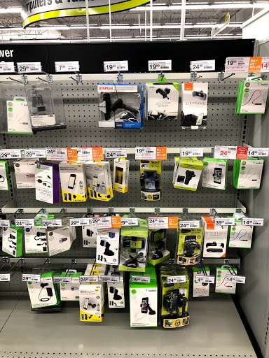 Office Supply Store «Staples», reviews and photos, 1410 Northern Blvd, Manhasset, NY 11030, USA