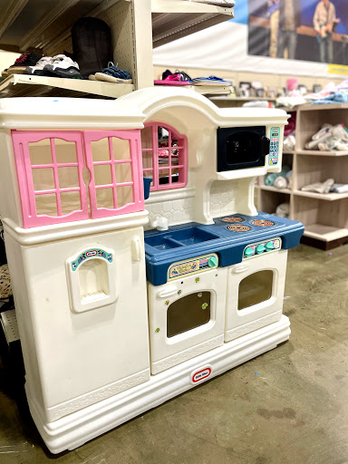 Thrift Store «Missions Thrift Store», reviews and photos, 2721 E Millbrook Rd, Raleigh, NC 27604, USA