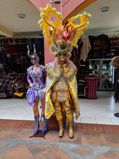 Stores to buy carnival costumes La Paz