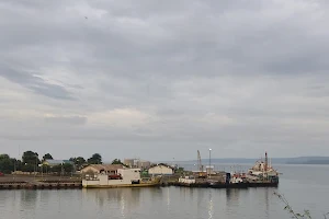 Pelabuhan Badas image