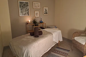 Deep Tissue Evolved Massage and Curso de Masaje DeepTissue Advance. image
