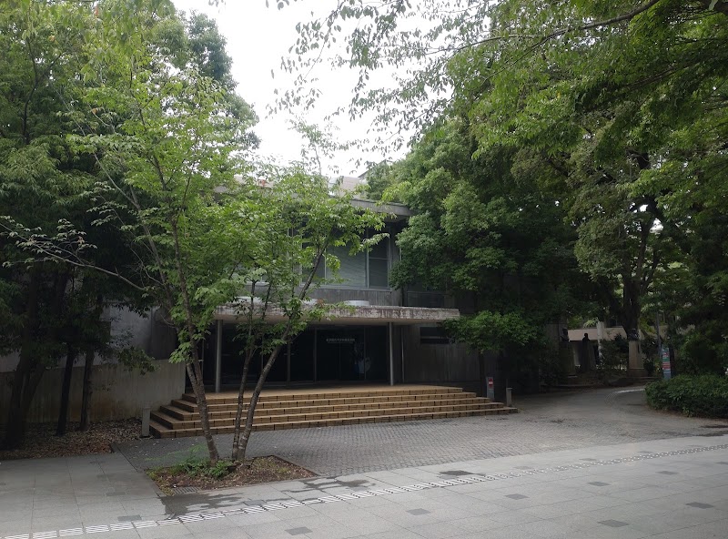 東京藝術大学附属図書館上野本館