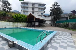 Dhauladhar Hills Resort&spa image