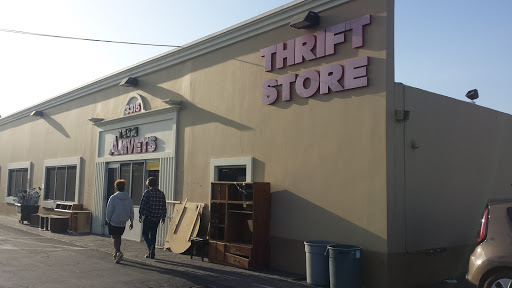 Thrift Store «Team Amvets Thrift Store», reviews and photos, 3315 South St, Long Beach, CA 90805, USA