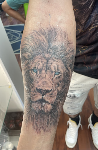 Explore abdomen tattoo ideas, creative tattoo ideas in Virginia Beach, available at Studio Evolve