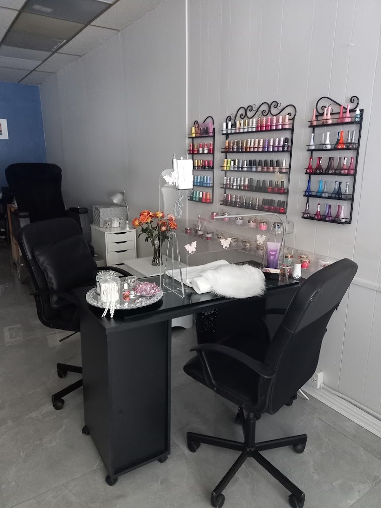Renoir Beauty Salon 33166
