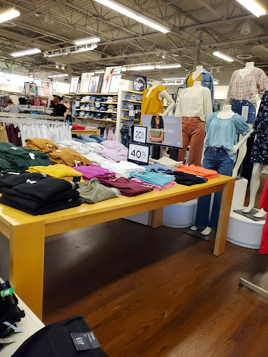 Clothing Store «Gap Outlet», reviews and photos, 1000 PA-611, Tannersville, PA 18372, USA