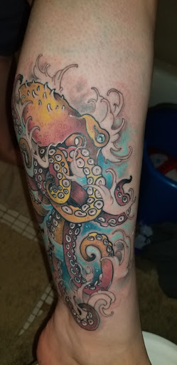 Tattoo Shop «Authentic Art Tattoo», reviews and photos, 527 E Liberty St #204, Ann Arbor, MI 48104, USA