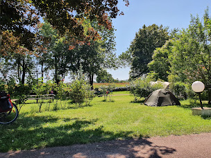 Photo n°49 de Camping Vert Auxois : Camping au bord du Canal de Bourgogne avec piscine / Côte d'Or à Pouilly-en-Auxois ()
