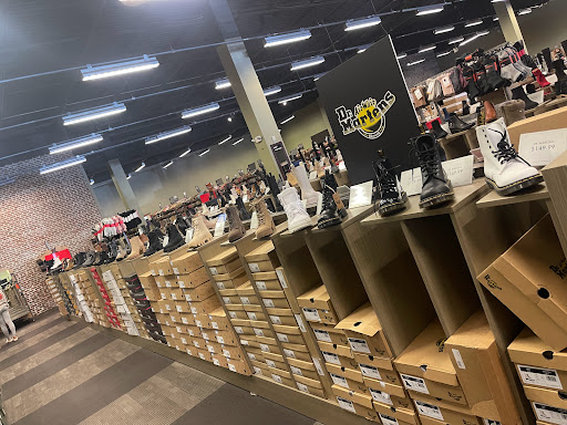 Shoe Store «DSW Designer Shoe Warehouse», reviews and photos, 1331 George Dieter Dr, El Paso, TX 79936, USA