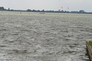 Kitesurfing-Veluwemeer image