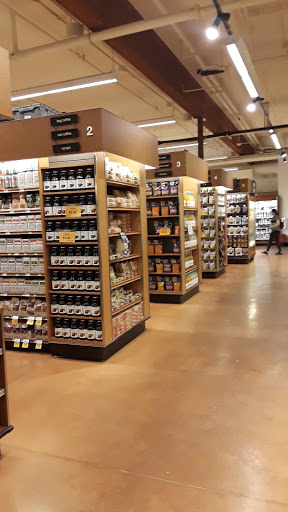 Gourmet Grocery Store «Metropolitan Market Kirkland», reviews and photos, 10611 NE 68th St, Kirkland, WA 98033, USA