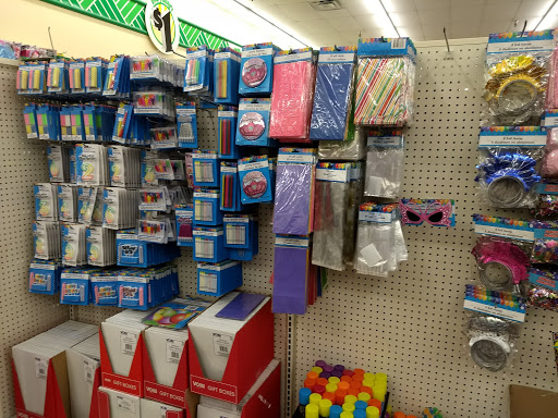 Dollar Store «Dollar Tree», reviews and photos, 1549 NE 145th St, Seattle, WA 98155, USA