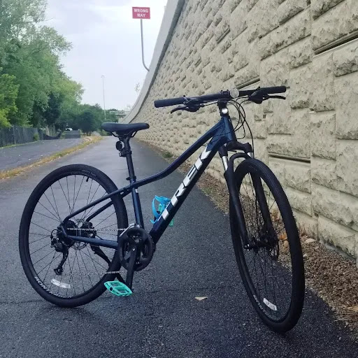 Bicycle Store «The Trek Bicycle Store of Kansas City-Shawnee», reviews and photos, 10412 Shawnee Mission Pkwy, Shawnee, KS 66203, USA