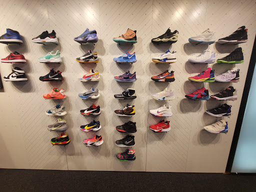 Sporting Goods Store «Nike Seattle», reviews and photos, 1500 6th Ave, Seattle, WA 98101, USA