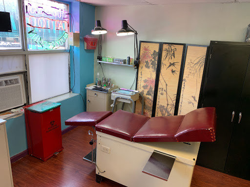 Tattoo Shop «studio 316 Tattoo & Body Piercing», reviews and photos, 84-22 Roosevelt Ave, Jackson Heights, NY 11372, USA