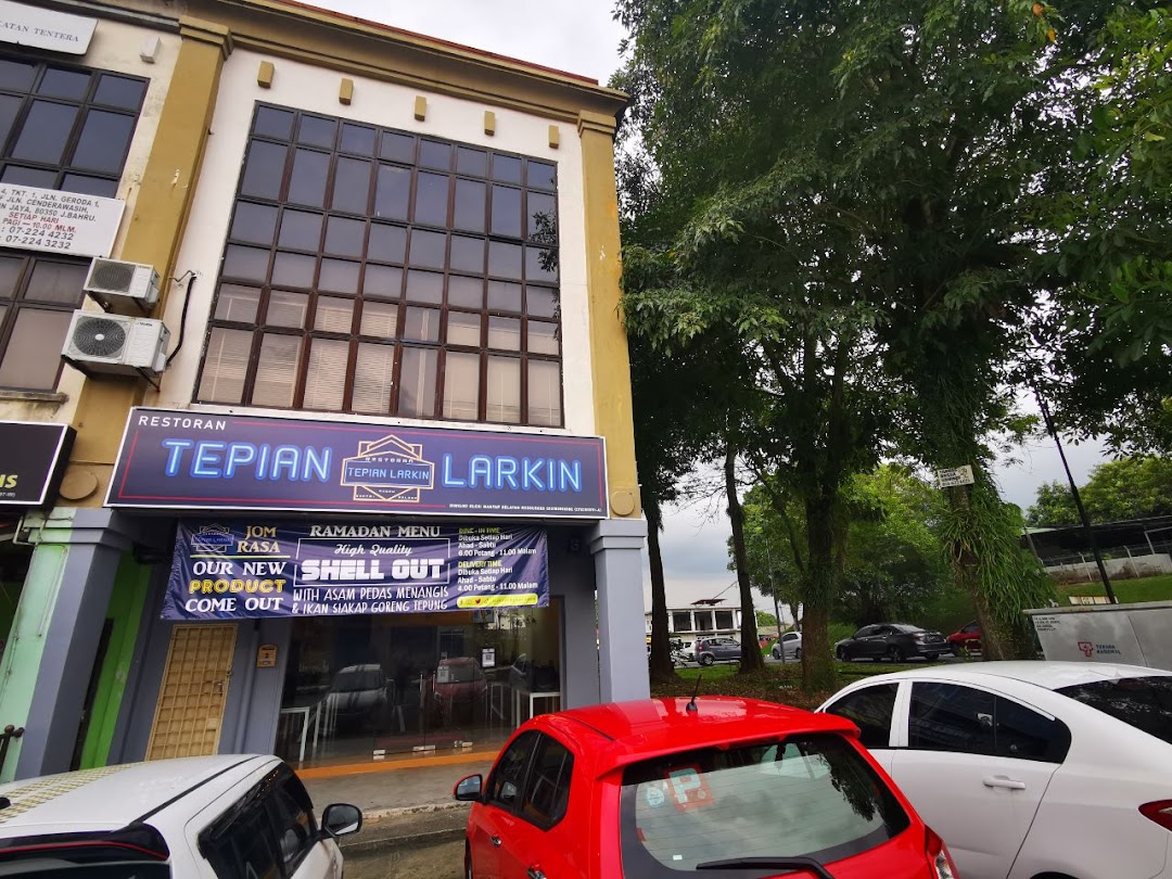 Restoran Tepian Larkin