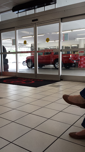 Toyota Dealer «Toyota of Fort Walton Beach», reviews and photos, 1006 Beal Pkwy NW, Fort Walton Beach, FL 32547, USA