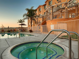 Best Western Plus Lake Elsinore Inn & Suites