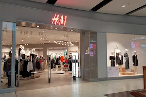 H&M image