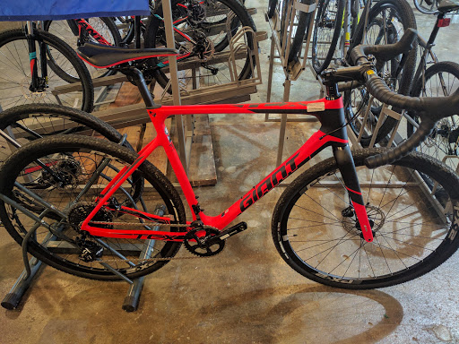 Bicycle Store «Dallas Bike Works Oak Cliff», reviews and photos, 821 W Davis St, Dallas, TX 75208, USA