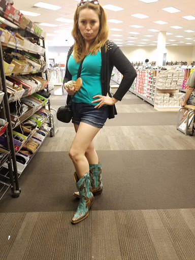 Shoe Store «DSW Designer Shoe Warehouse», reviews and photos, 16920 SW 72nd Ave, Tigard, OR 97224, USA