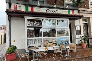 Gianni's Pizzeria image