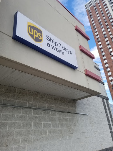 Office Supply Store «Staples», reviews and photos, 613 Washington Blvd, Jersey City, NJ 07310, USA