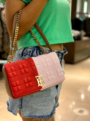 Clothing Store «Burberry Outlet», reviews and photos, 5220 Fashion Outlets Way, Rosemont, IL 60018, USA