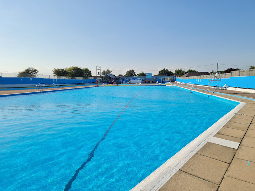 Public outdoor pools Colchester