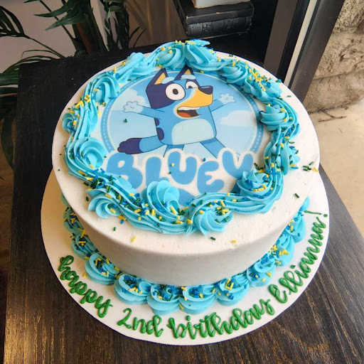 Cupcake Shop «Smallcakes: A Cupcakery of Naperville», reviews and photos, 115 E Ogden Ave #119, Naperville, IL 60563, USA