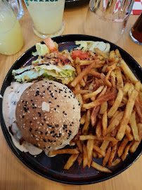 Hamburger du Restaurant Poum And Cow à Nîmes - n°19