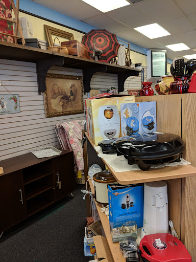 Thrift Store «Blue Ridge Hospice: Thrift Store», reviews and photos, 449 South St, Front Royal, VA 22630, USA