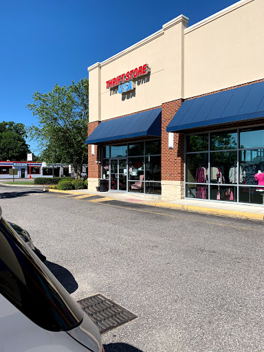 Thrift Store USA, 875 E Little Creek Rd, Norfolk, VA 23518, USA, 