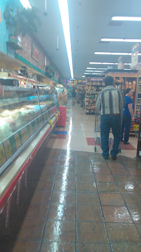 Supermarket «Vallarta Supermarkets», reviews and photos, 600 Bear Mountain Blvd, Arvin, CA 93203, USA