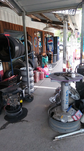 Tire Shop «Cruz Tire Services», reviews and photos, 3700 Hunters Point Pike, Lebanon, TN 37087, USA