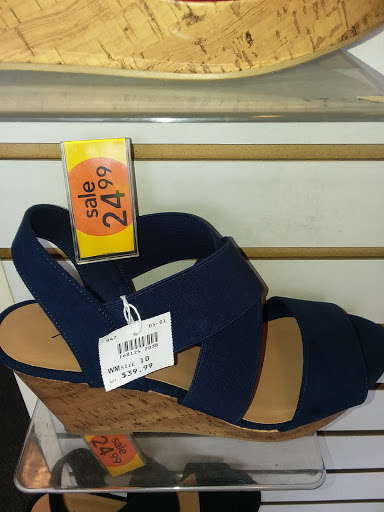 Shoe Store «Payless ShoeSource», reviews and photos, 212 Ferry St, Newark, NJ 07105, USA