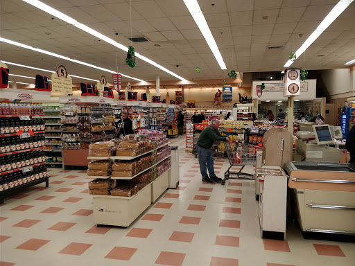 Grocery Store «Market Basket», reviews and photos, 310 Mishawum Rd, Woburn, MA 01801, USA