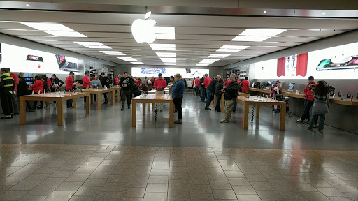 Computer Store «Apple Westfarms», reviews and photos, 500 W Farms Mall, Farmington, CT 06032, USA