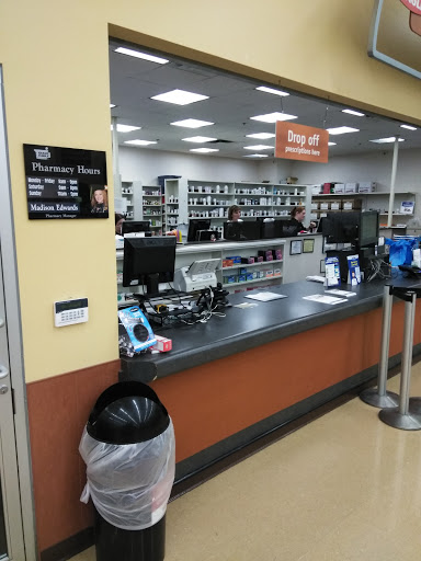 Supermarket «Giant Eagle Supermarket», reviews and photos, 2650 Constitution Blvd, Beaver Falls, PA 15010, USA