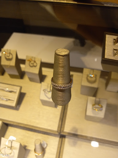 Jewelry Store «Zales - The Diamond Store», reviews and photos, 107 Serramonte Center, Daly City, CA 94015, USA