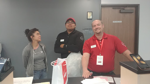 Cell Phone Store «GoWireless Verizon Authorized Retailer», reviews and photos, 4004 University Pkwy, San Bernardino, CA 92407, USA