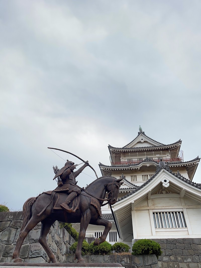 千葉常胤銅像