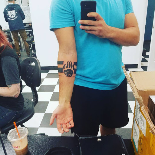 Tattoo Shop «The Edge Tattoo», reviews and photos, 986 Sullivan Ave, South Windsor, CT 06074, USA