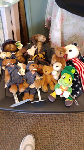 Consignment Shop «Uniquely Yours Resale», reviews and photos, 8484 Fredericksburg Rd, San Antonio, TX 78229, USA