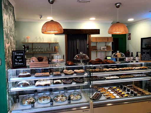 Muss Pastelería Artesanal en Miraflores de la Sierra, Madrid