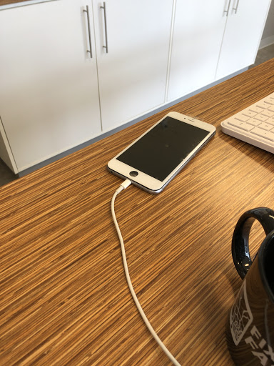 Mobile Phone Repair Shop «CPR Cell Phone Repair Bloomington», reviews and photos, 2105 W 80th 1/2 St, Bloomington, MN 55431, USA