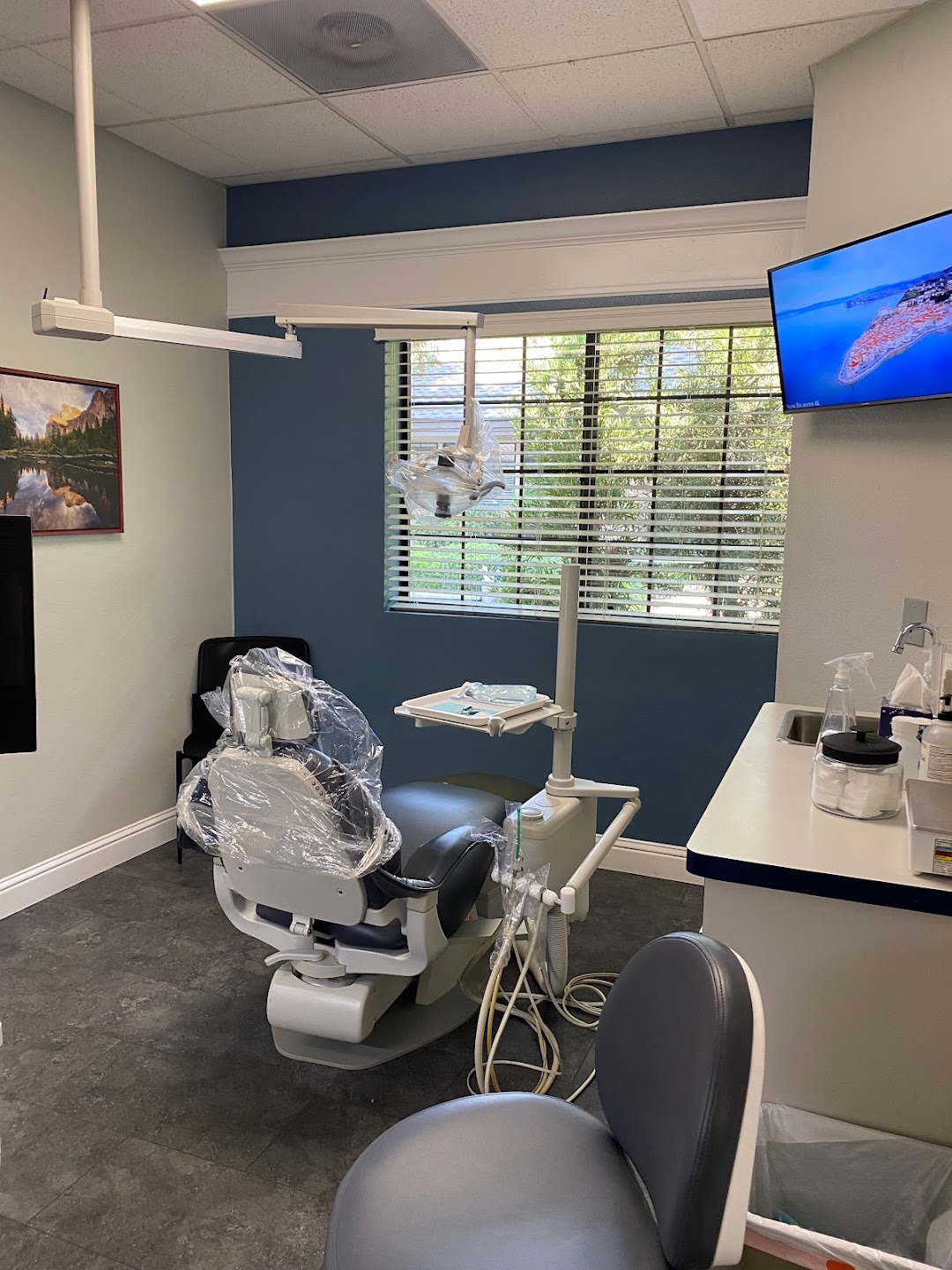 Denture and Implant Center of Fresno