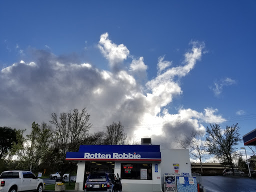 Rotten Robbie en Forestville