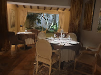 Atmosphère du Restaurant Les Arches à Aigues-Mortes - n°4